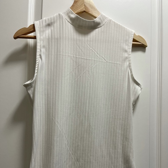 White turtleneck crop top